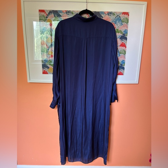 H&M navy blue satin calf length shirt - Picture 4 of 5